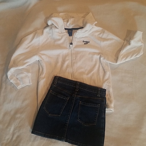 5-Piecee 4T-5T Jeans/Terry cloth bundle - Picture 14 of 16